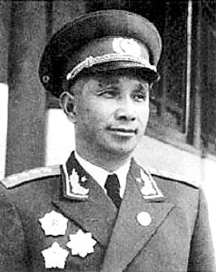 “大将交枪”:粟裕将军在文革中的无奈与抗争 14026697_366203.jpg