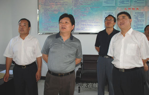 常委,组织部长王世华,麦积区委副书记,区长张克强,区委副书记杨保珍