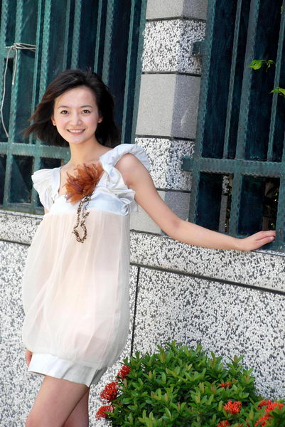 吴宗宪推出新选秀节目Makiyo爆乳险露底(图)