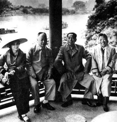 <em>陈珊珊</em> - 图片 - <em>陈毅</em>和家人在一起,张茜(左),<em>陈珊</em>