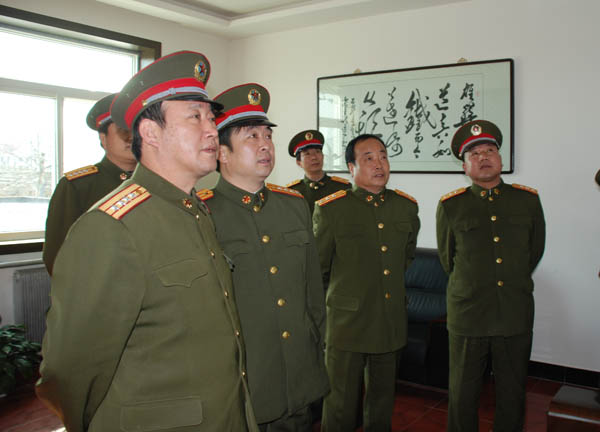 组图:甘肃省军区检查考核麦积区人武部工作