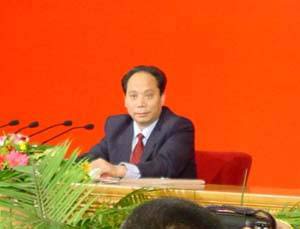 1975年9月郑州大学中文系学习;1978年10月河南省孟津县平乐高中教师