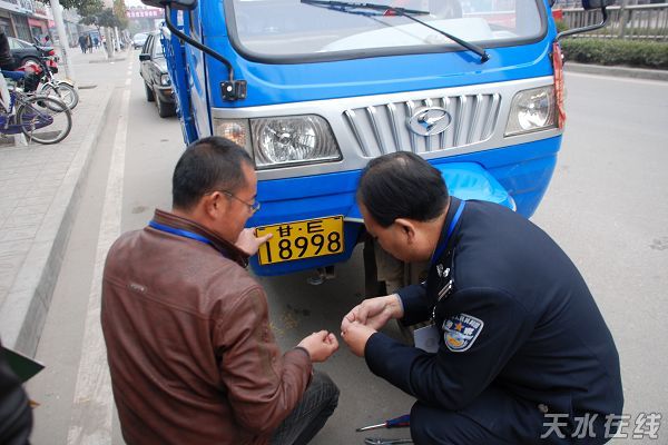 销售商代办五小车辆车牌号在麦积率先试点(