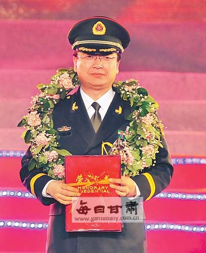 张伟(图8)