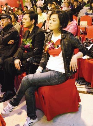 春晚彩排毛阿敏排场大 演员指其"不理人"(图)