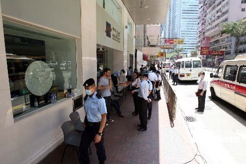 ��������������Ա������ά���Ƶ꣬�������з����ж����þƵ�ס������ܸ��롣�����緢���ٿ���