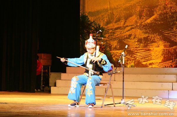 二胡独奏草新牧民曲谱_草原新牧民二胡简谱(3)