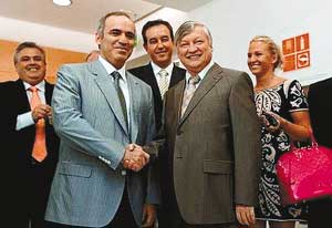 ���������ң��Ϳ�˹���޷�25����ٶȶԾ�