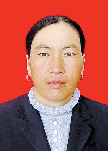 马兰 女  35岁 东乡族 临夏州东乡县赵家乡甘土沟教学点小学二级教师