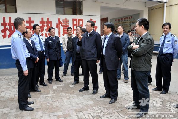 罗笑虎在甘谷县督查指导综治维稳工作组图