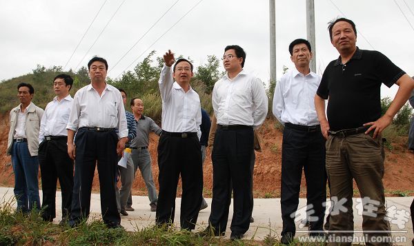 国家三北防护林建设局副局长张炜在清水县调研