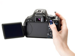 翻轉LCD+全新套頭 佳能入門新貴600D上市