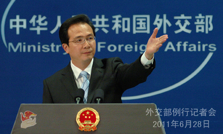 2011年6月28日,外交部发言人洪磊主持例行记者会。 2011年6月28日,外交部发言人洪磊主持例行记者会。