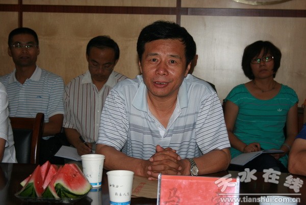 2、省工信委工会主席马勃讲话.jpg