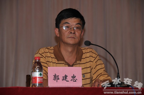 郭建忠主持.jpg