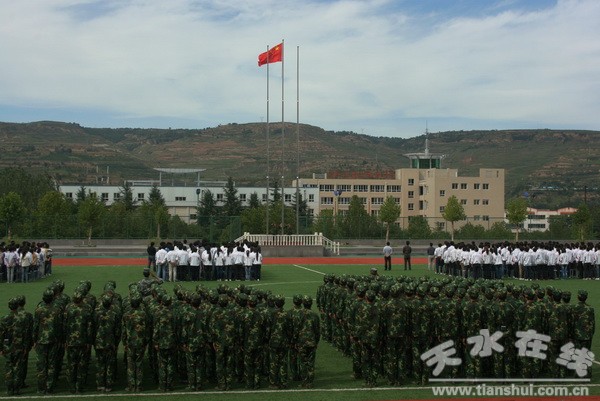 10、升国旗.jpg