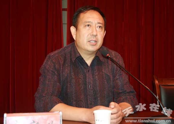 3、党委书记、院长李宗义布置具体工作.jpg