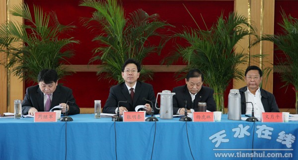区六届人大常委会主任杨虎林,区七届人大主任候选人文月平,区七届政协