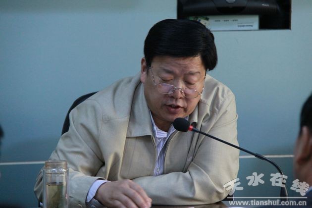 市教育局党委书记万杰部署安排综合整治活动.jpg