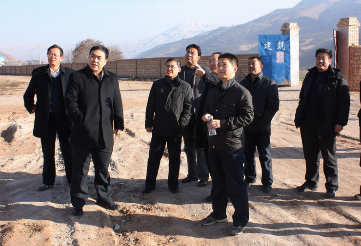 一行赴武山县检查指导项目工作,副县长甘志国及县教体局负责人陪同