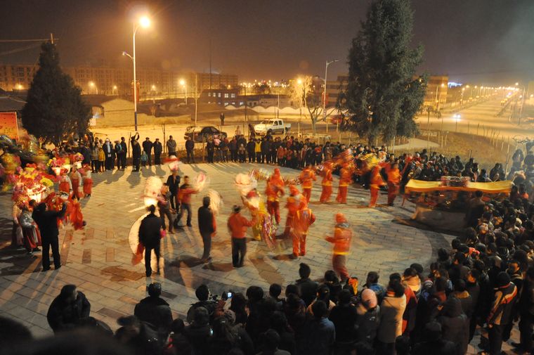 武山:锣鼓喧天闹新春 祈福秧歌拜大年(组图)