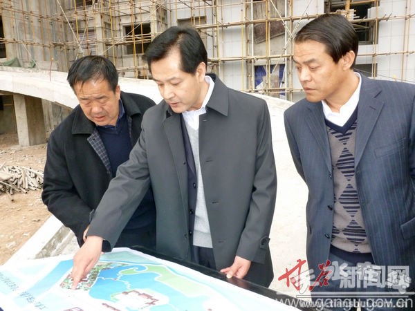 甘谷县长申君明检查城区重点项目建设(组图)