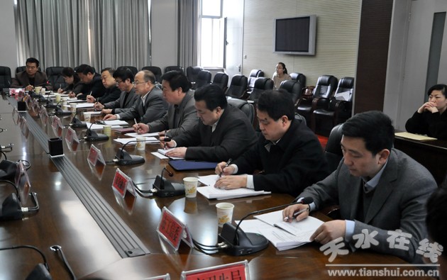 专职人口协管员_流动人口 协管员 配合民警进行排查(2)