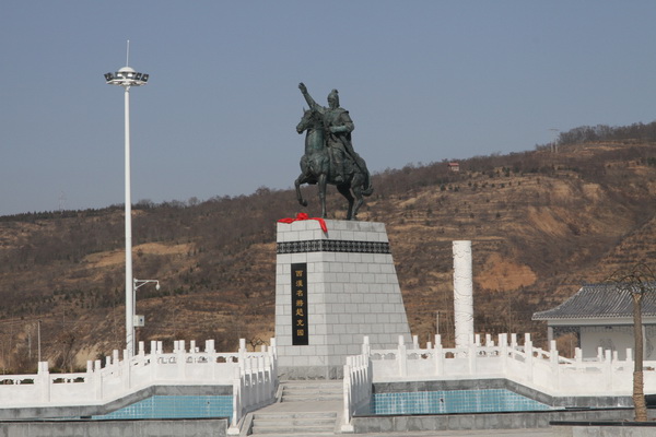 首页 新闻中心 天水新闻 清水 >>正文   充国广场的建成,是展示清水