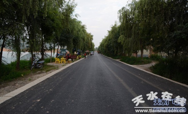 县城至温泉道路.jpg