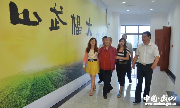甘肃省委原书记李子奇在武山县视察工作(组图)