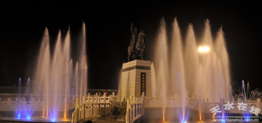 首页 新闻中心 >正文  (清水县充国广场夜景) (清水县充国广场夜景)