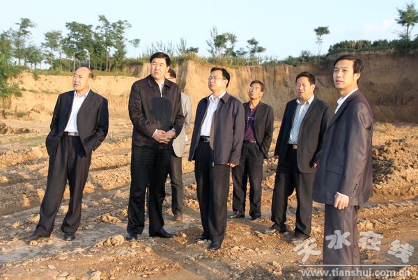 检查天河生态酒业城技改扩建项目 (2).jpg