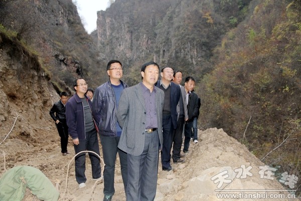 查看永清镇双场村“双联”路.jpg
