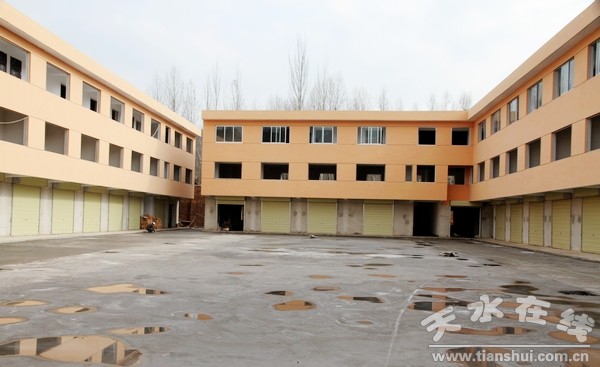 白驼镇农商贸综合交易市场.jpg