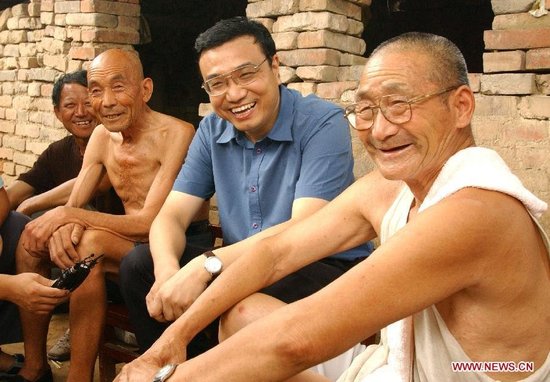 新华社推李克强人物特稿:万事民为先