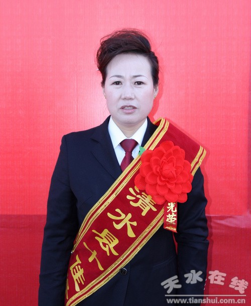 张玉梅.jpg
