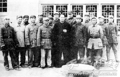 率领南下支队一过回乡