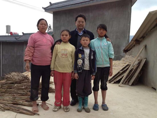 云南红河州委宣传部长伍皓主动公布其公车牌号