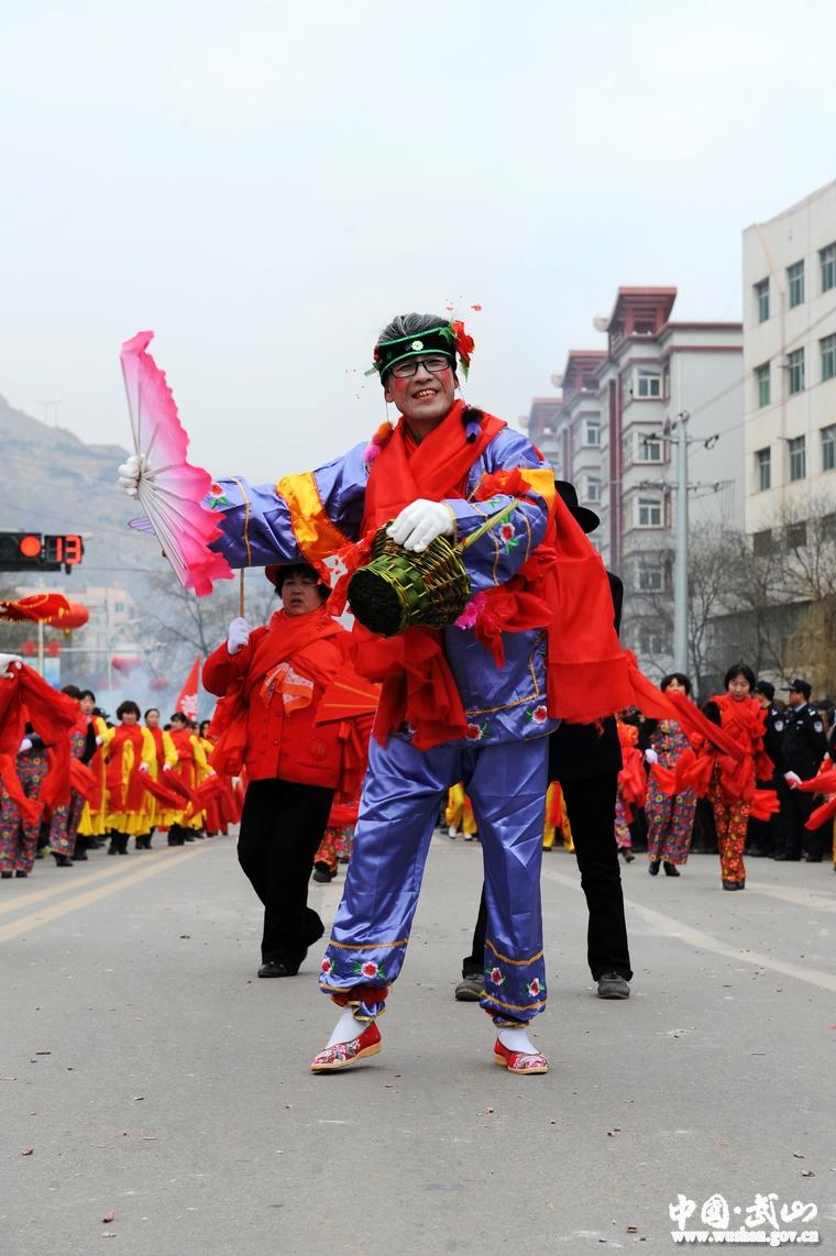 武山:打起鼓来敲起锣 扭起秧歌闹元宵(组图)