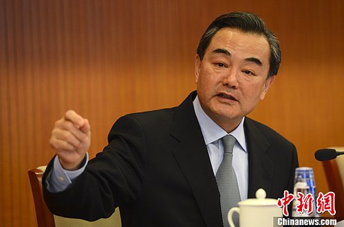 全国人大决定王毅为外交部部长
