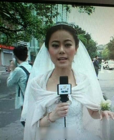 女主播披婚纱报道地震:宾馆称曾建议取消婚宴