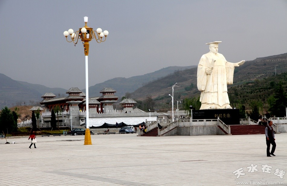 目前,清水县以轩辕文化产业园"一轴,六区,九园"为主线,建成了轩辕广场