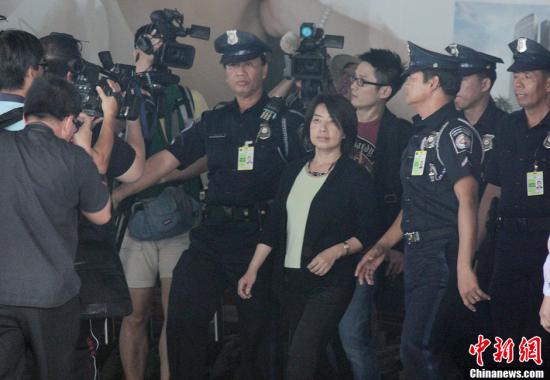 5��16�գ�̨�巽��ͷ��ɱ�����������ǹ��̨���洬�������28�š��¼��ɳ��ĵ�����Ա�ִ���ɱ��׶����������ʻ������ڴ������ɱ���Ա�������뿪���������� ��