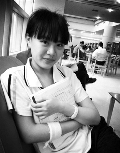 厦门公交乘客:男子烧成“火人” 在座位上未动