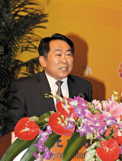 2011年10月12日,丛书《中国油气田开发志》首发式上,时任四川省人大常委会副主任郭永祥在讲话。今年6月,他被中纪委带走调查。