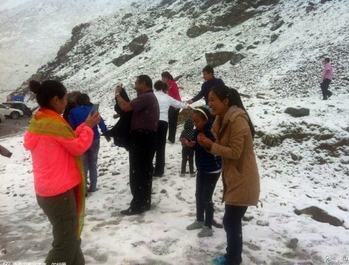 ���������½������ѩ ·�˴������ѩ��(ͼ) 