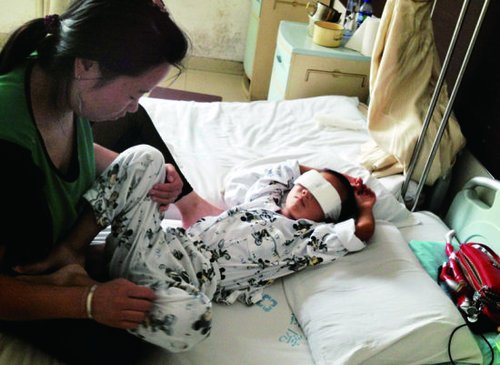 被挖眼男童姑父:孩子并不是被迷晕后下的手