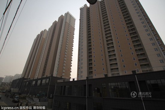 青岛回应经适房墙体画假窗:对住户没有影响
