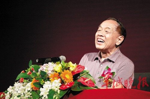 73岁的李肇星精神矍铄