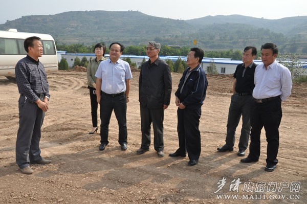 在全国养老综合示范基地考察
